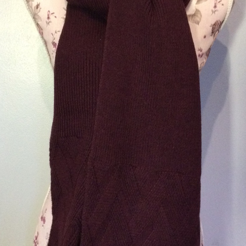 Cole Hahn Burgundy Scarf - Picture 6 of 13